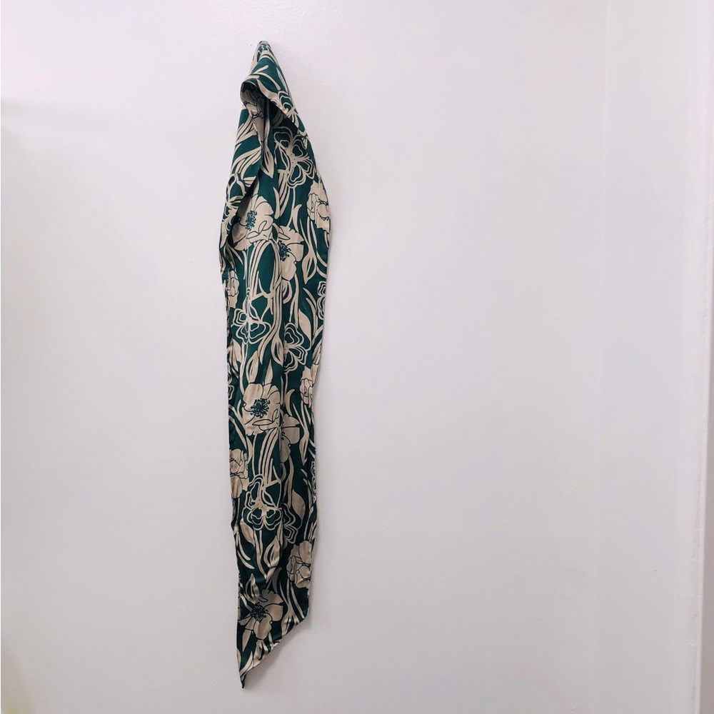 Scarf, green print, 190cm long, nice to wear with shirt, blouse and coat.
